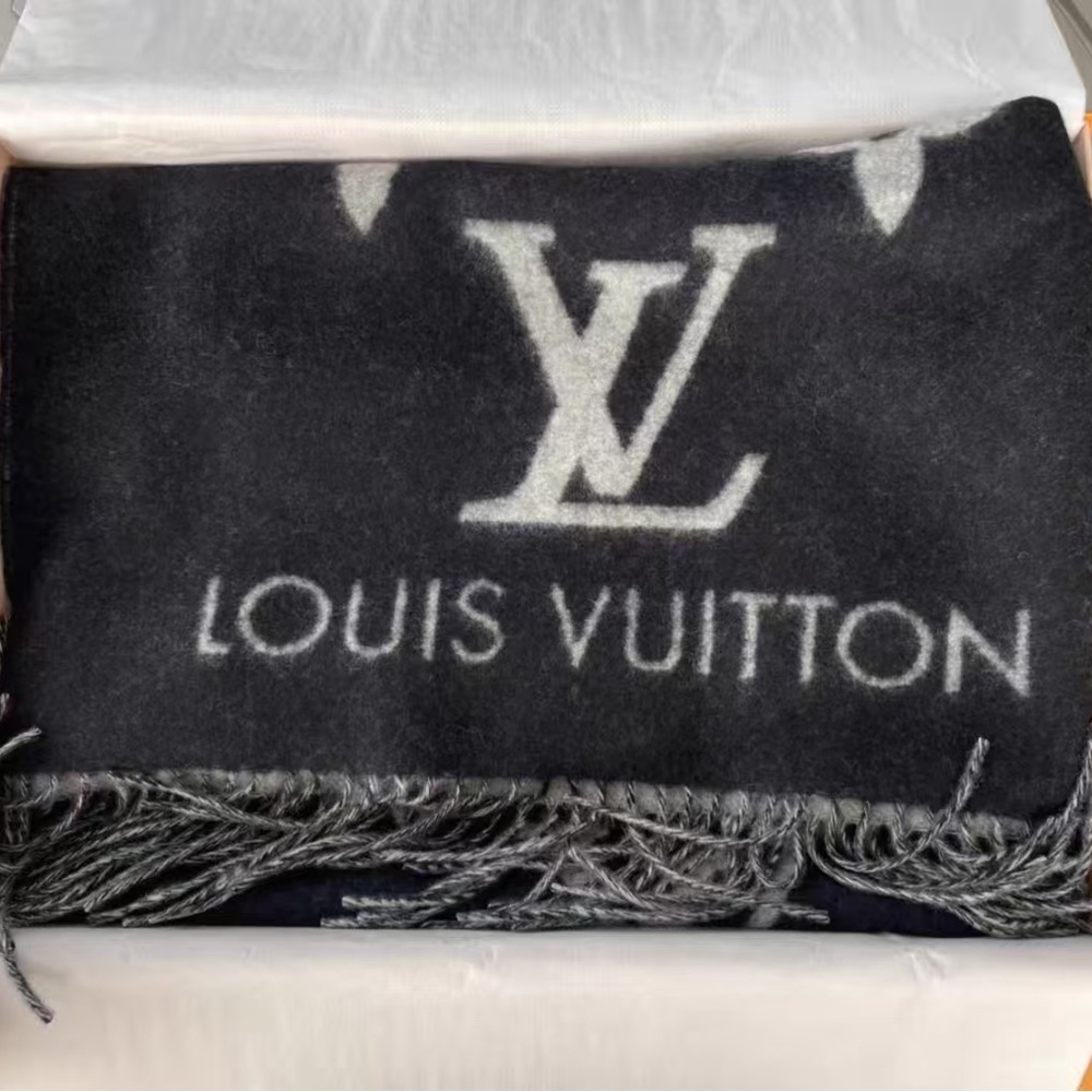 Louis Vuitton Black and Gray Scarf